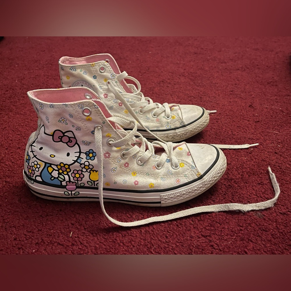 Converse Hello Kitty Chuck Taylor All Star High Top Sneaker Junior 5